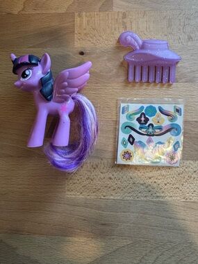 McDonalds 2017 Happy Meal Toy My Little Pony Twilight Sparkle Comb Stickers MLP
